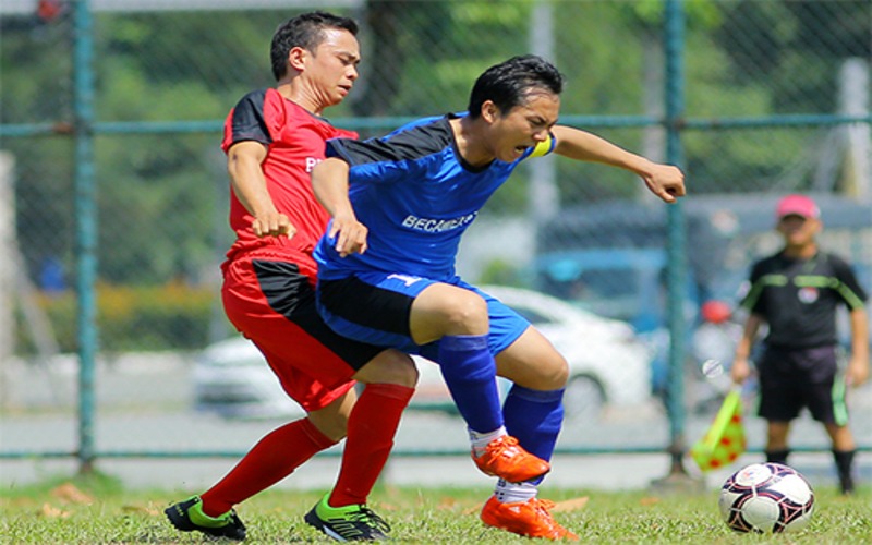 B&oacute;ng Đ&aacute; Phủi L&agrave; G&igrave;? G&oacute;c Nh&igrave;n To&agrave;n Diện Về S&acirc;n Chơi Đậm Chất Đường Phố - Ảnh 2