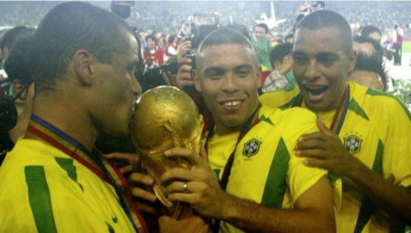 Tuyển Brazil là đội nào? Những vũ công Samba ấn tượng - Ảnh 1
