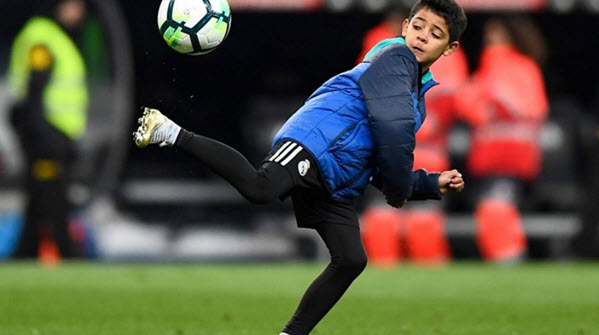 Cristiano Ronaldo Jr - Phiên bản hoàn hảo của CR7 trong tương lai? - Ảnh 3