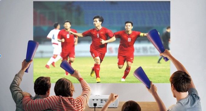 Cùng bạn bè đắm chìm vào bóng đá trên Cakhia TV