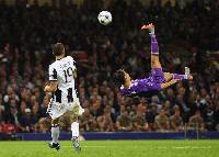 Đắm chìm trong khung cảnh sôi động của các trận bóng với Colatv